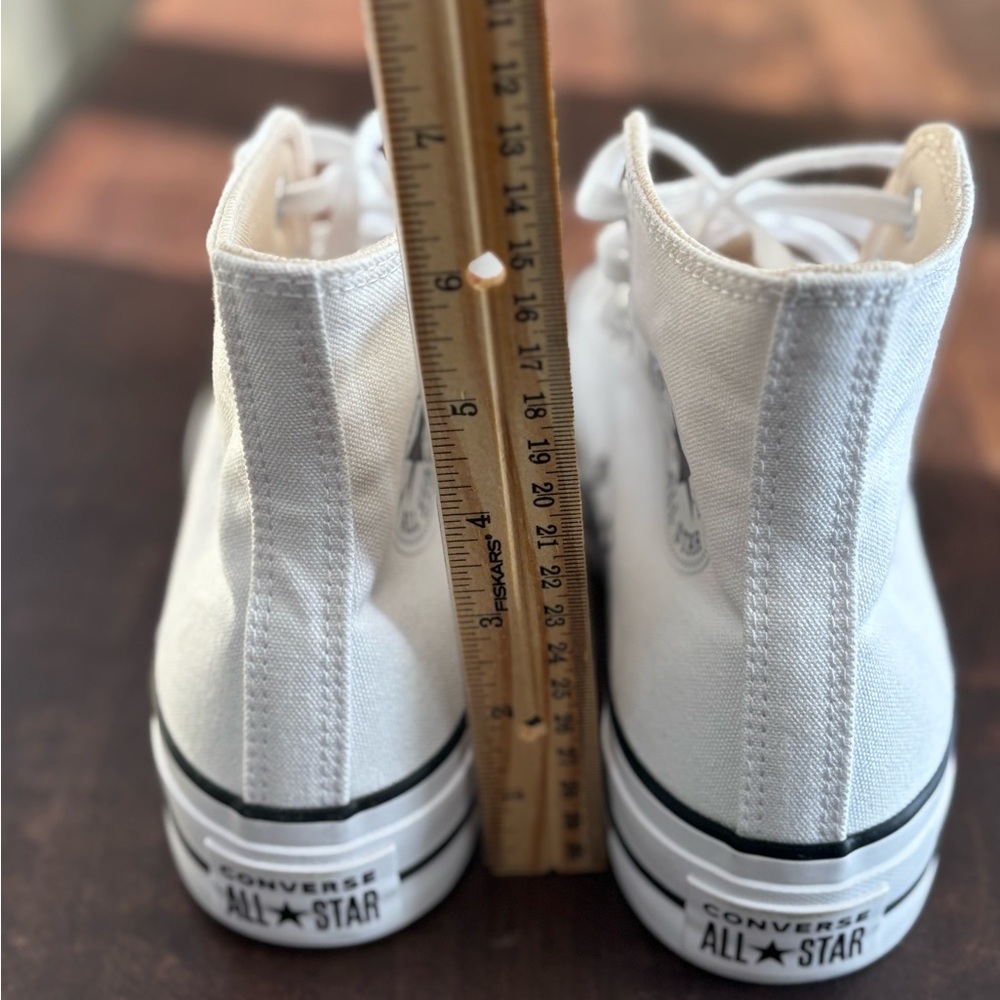 Converse - Chuck Taylor All Star Lift Platform
Canvas - Picture 16 of 17
